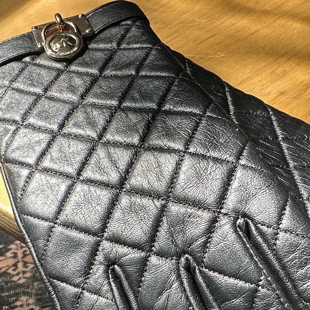 MICHAEL Michael Kors Black Quilted Leather Gloves - Picture 3 of 8